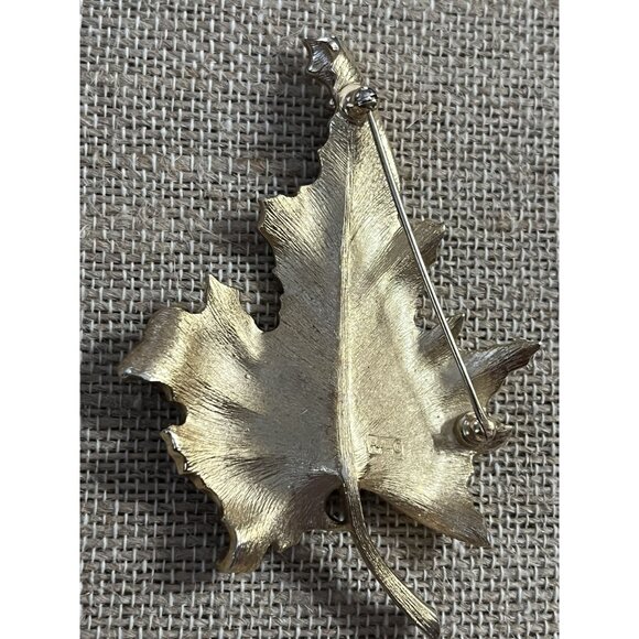 Trifari Vintage 1950s Gold-Tone Maple Leaf Brooch Pin Jewelry 3" X 2" - Picture 5 of 8